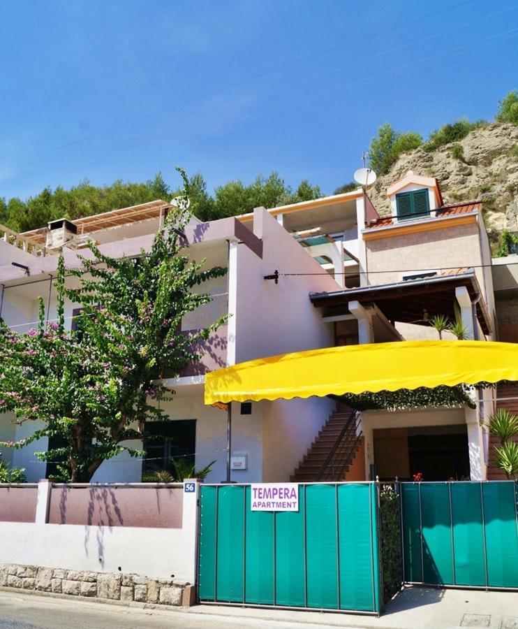 Apartments By The Sea Krilo Jesenice, Omis - 15145 Jesenice  Exteriér fotografie